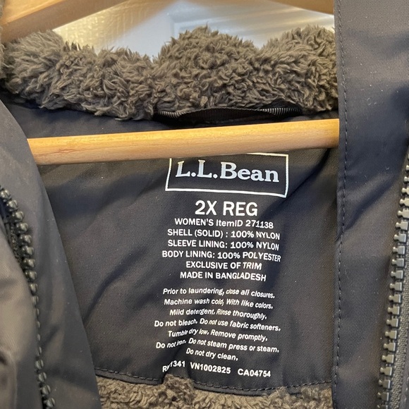 L.L. Bean Winter Warmer Water Resistant Plush Sherpa Fleece Lining Jacket. - Picture 2 of 6